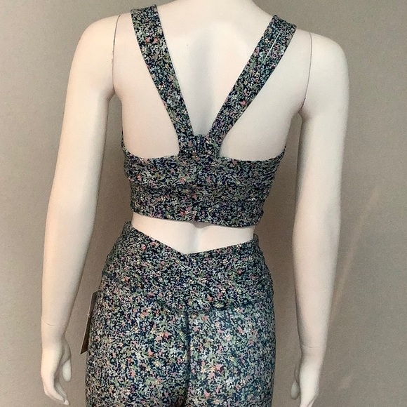 New SAGE Collective workout set - Picture 6 of 12